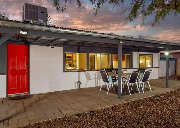 Near Tmc, Central, 3 Bedroom And 1 Ba, Fenced Yard Holiday home *