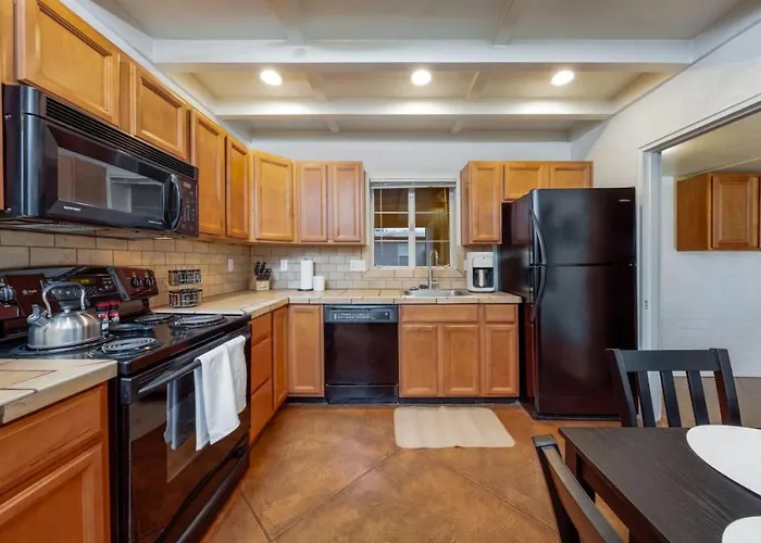 Near Tmc, Central, 3 Bedroom And 1 Ba, Fenced Yard Holiday home *